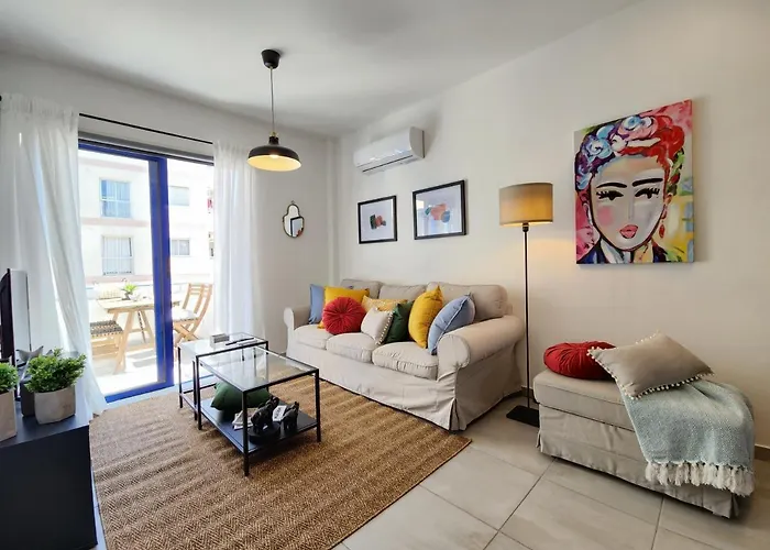 Frida\'S Cozy Two Bedroom Apt